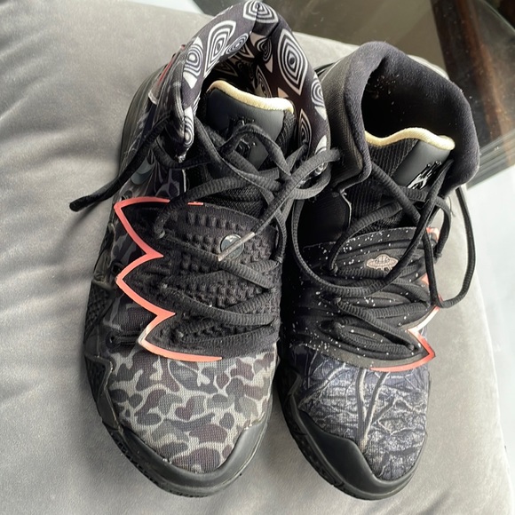 Kids size 6Y - Picture 1 of 4